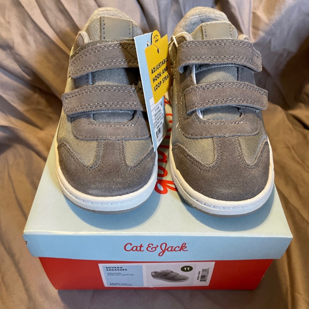 Boys sneakers